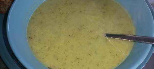 Courgette-kokos soep